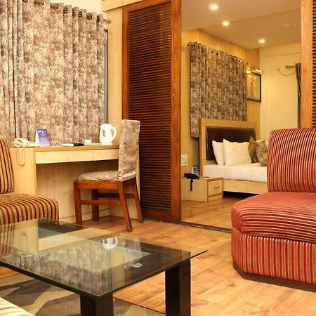 The Pearl Hotel Kolkata Exterior photo